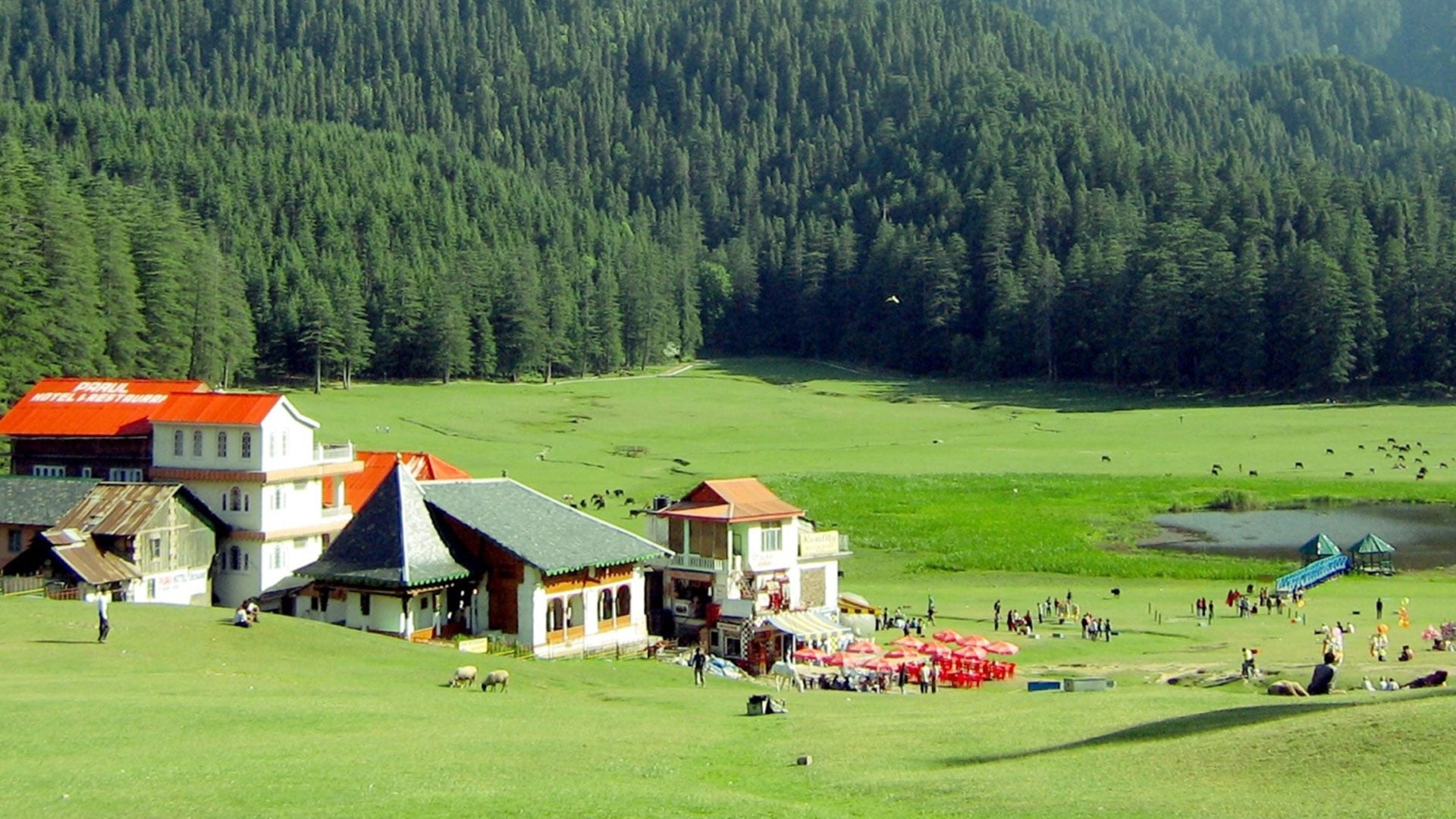 Discover 10 Asia destinations that look like Europe, from Swiss-like Khajjiar to Parisian Tianducheng. Places that look like Switzerland, Greece, Italy, and more.