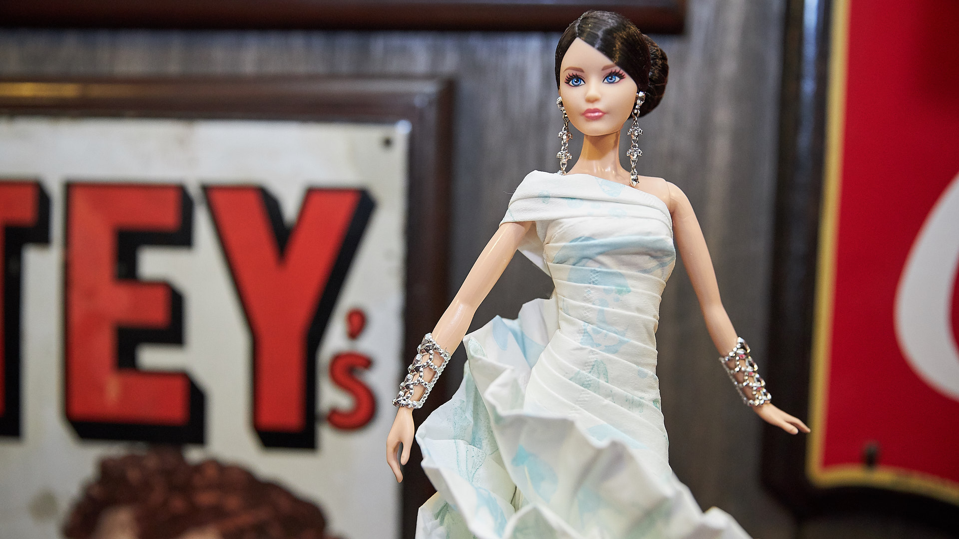 Toilet paper barbie 2025