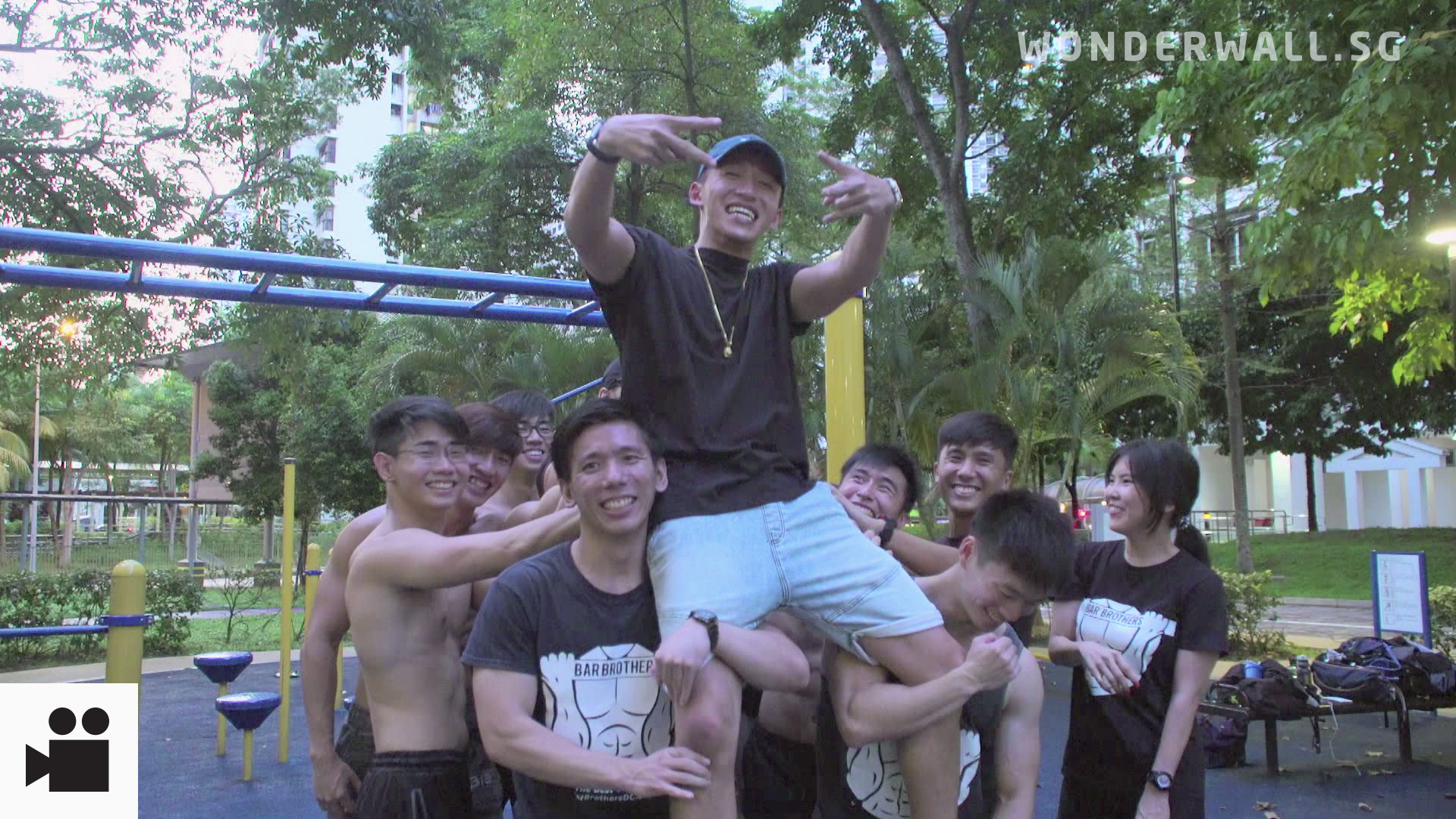 Rack up your daily 10,000 steps with Tosh Zhang, as he brings you all around one of Singapore's oldest estates, Toa Payoh!