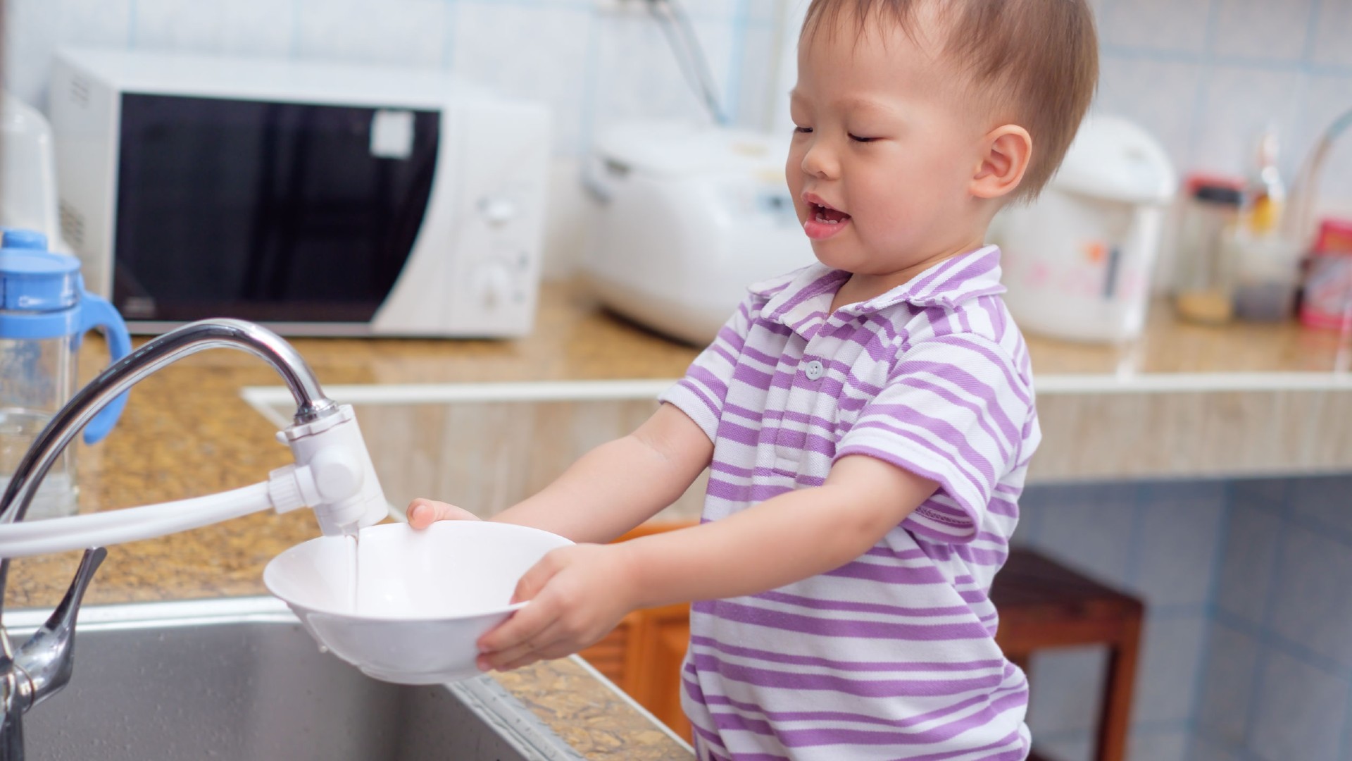 Cleaning Microwave After Your Kids