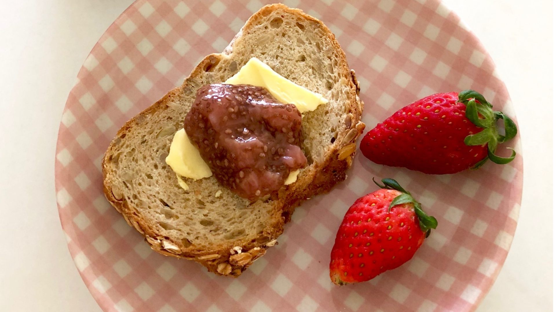 Make healthy, sugar-free strawberry jam with just 3 ingredients: fresh strawberries, chia seeds, and honey. No pectin, no preservatives, ready in minutes.
