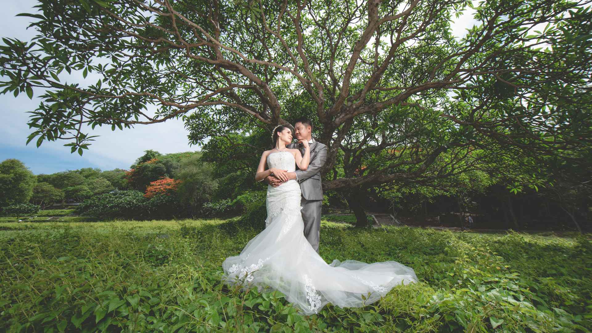Explore the pros and cons of expensive pre-wedding photoshoots in Singapore. Decide if this costly tradition is worth the stress before you book your session.