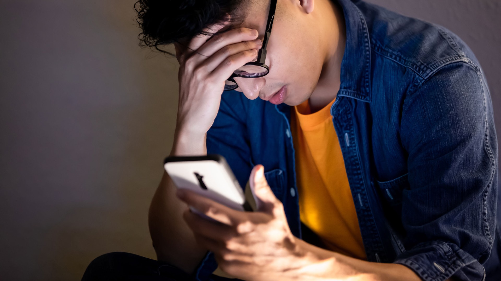 Support mental wellness with local apps and helplines in Singapore offering therapy, coaching, and counselling for stress, anxiety, and depression.