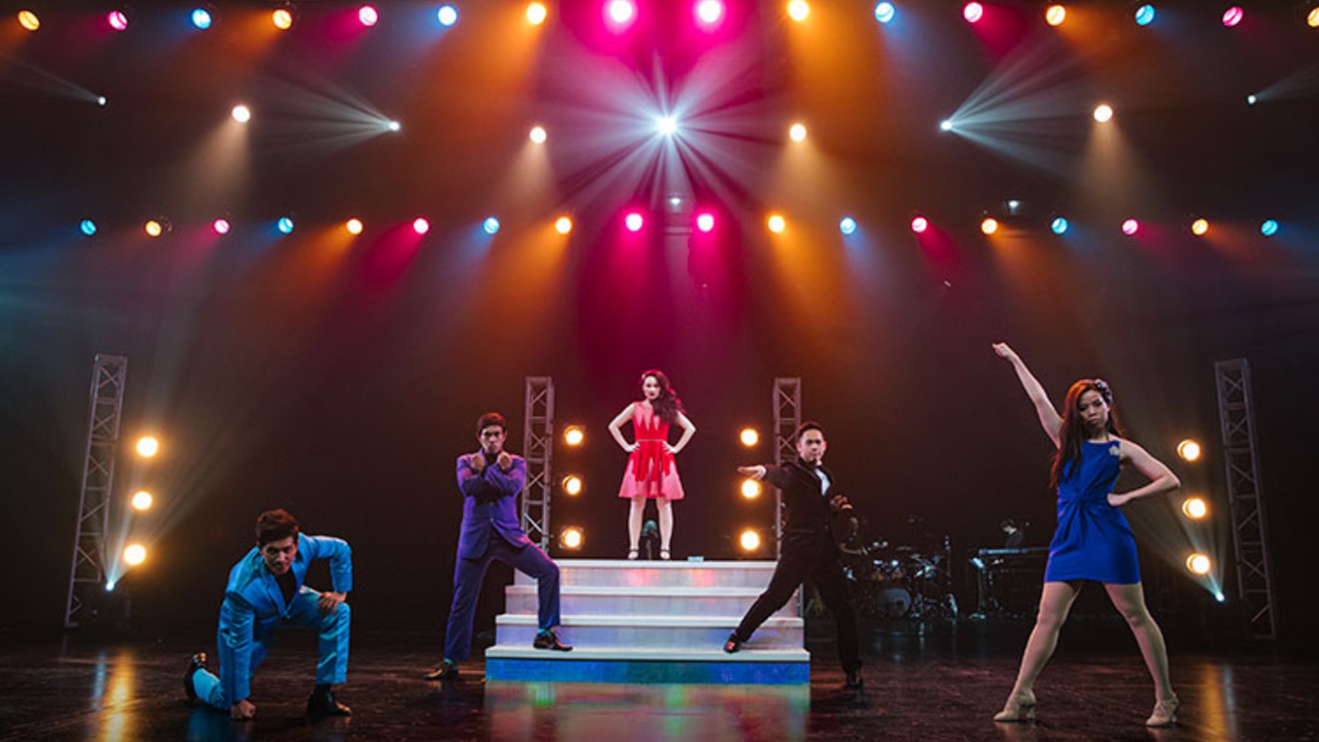 Discover top weekend events in Singapore: Baybeats music festival, Deepavali at the National Museum, Science Centre activities, and Lights Up! comedy show.