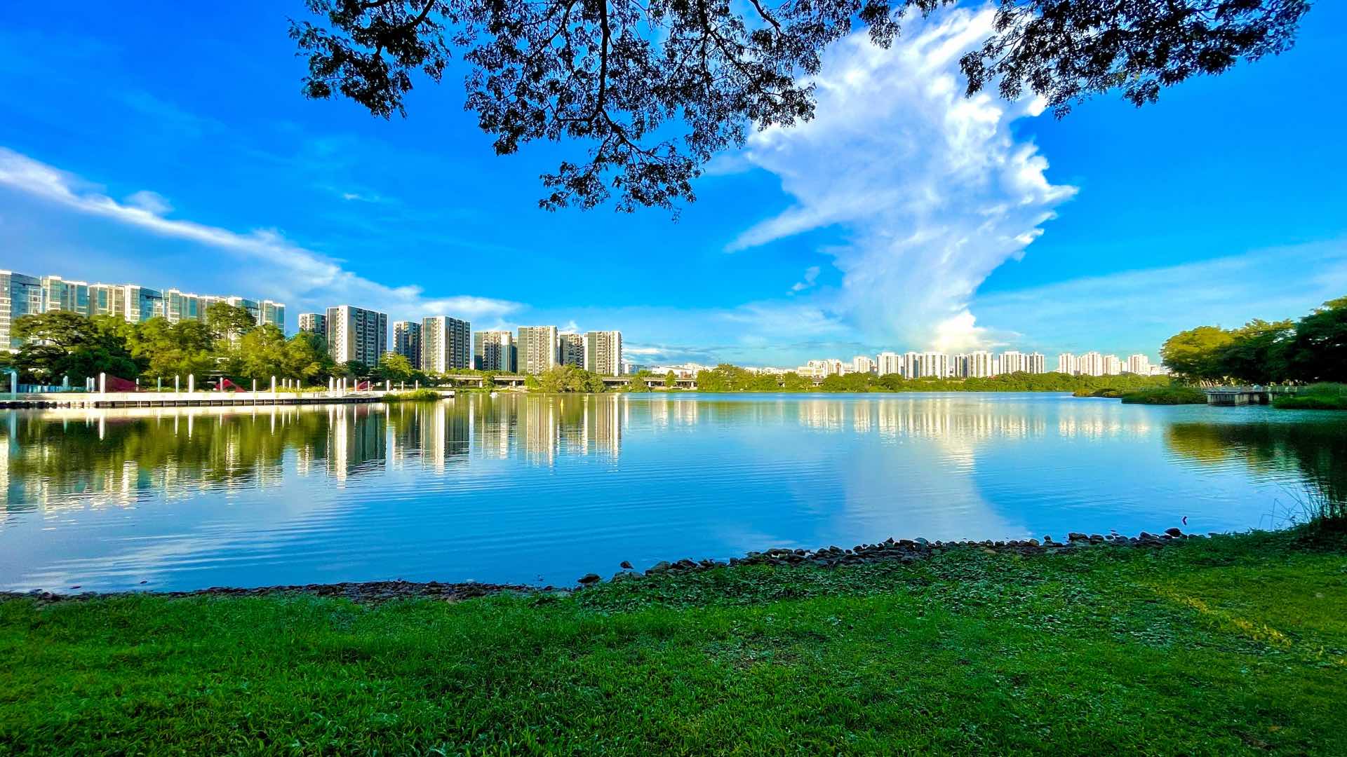 Discover unique Jurong date ideas, from foodie hotspots to scenic gardens and hidden gems, for a fun, romantic West-side outing in Singapore.