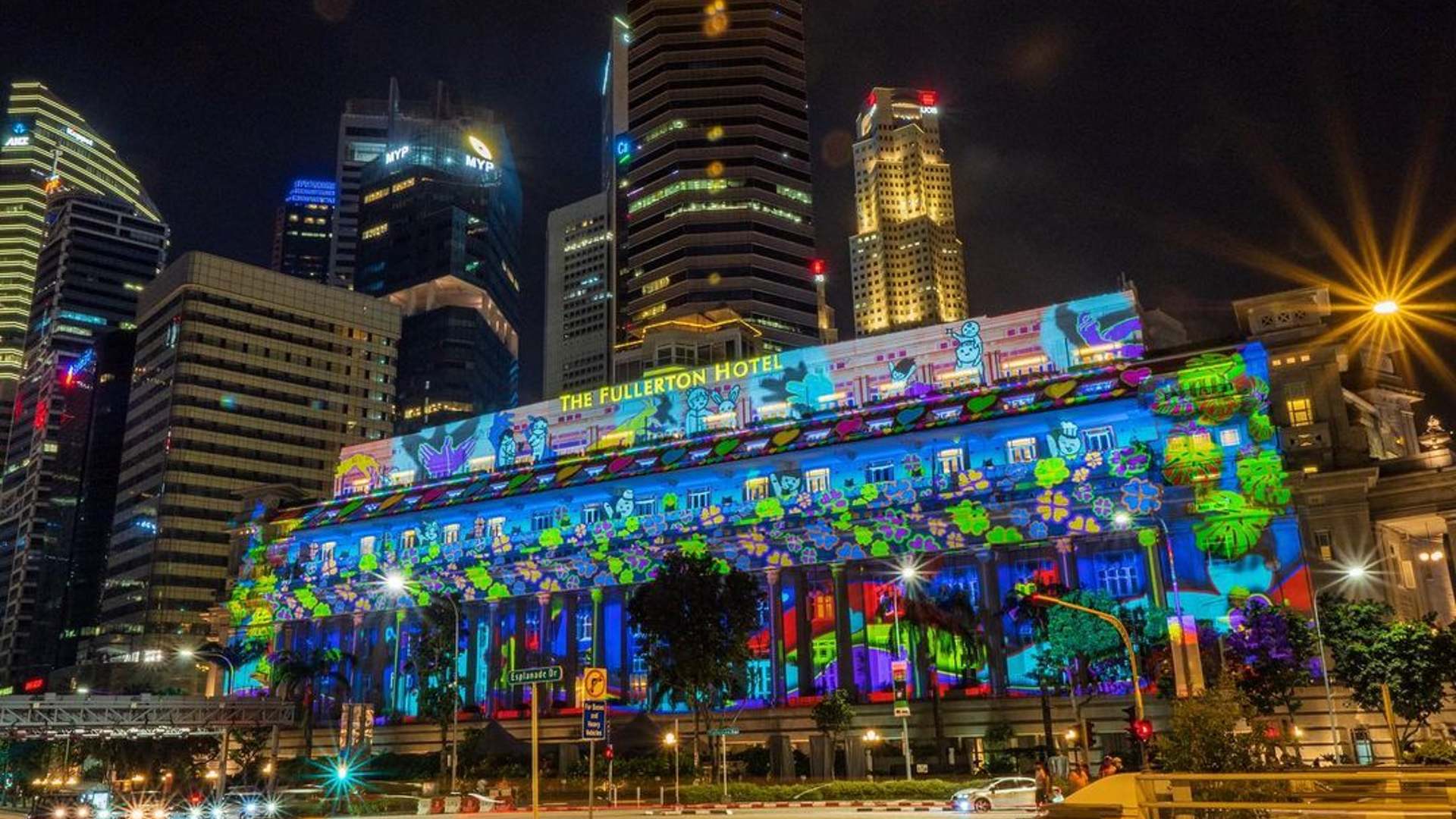 Share The Moment, a free light projection show that transforms the facades of Fullerton Hotel Singapore into dazzling storytelling showcases.