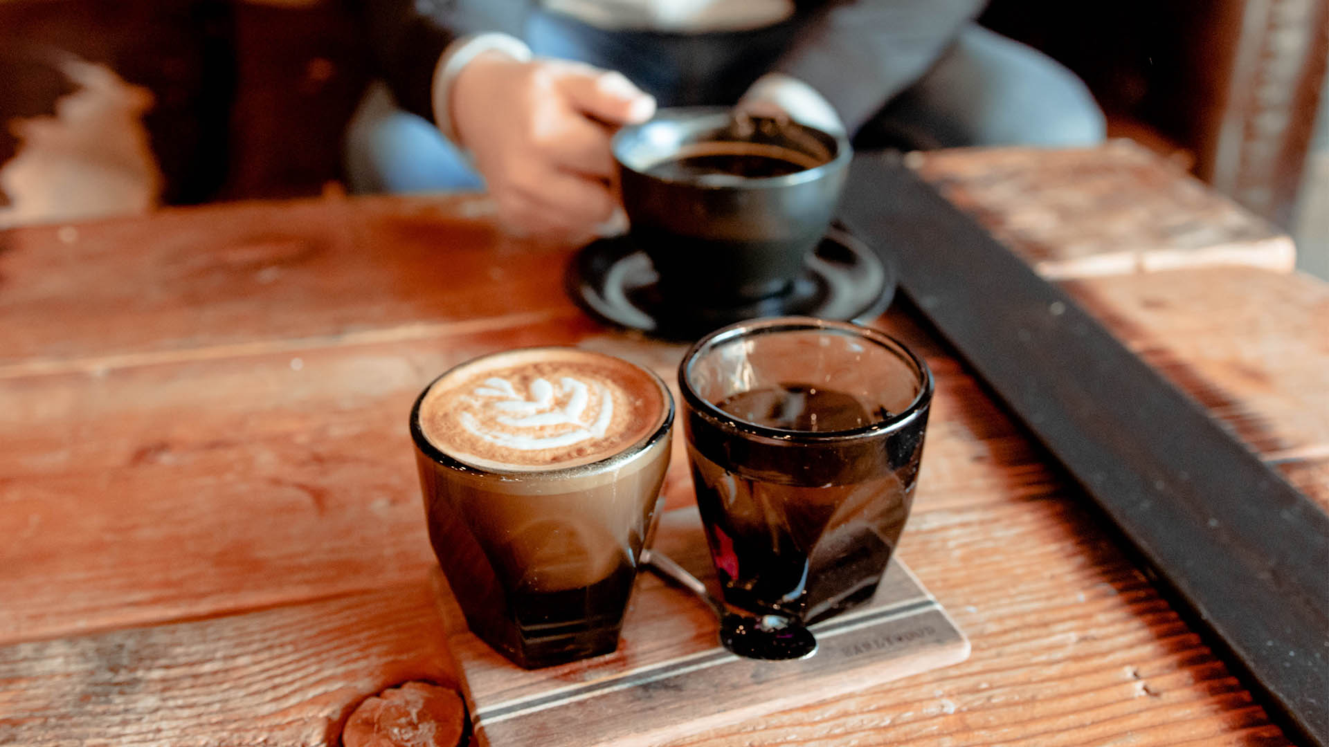 First-date rules for Singapore, where to meet, what to avoid, and how not to be awkward.