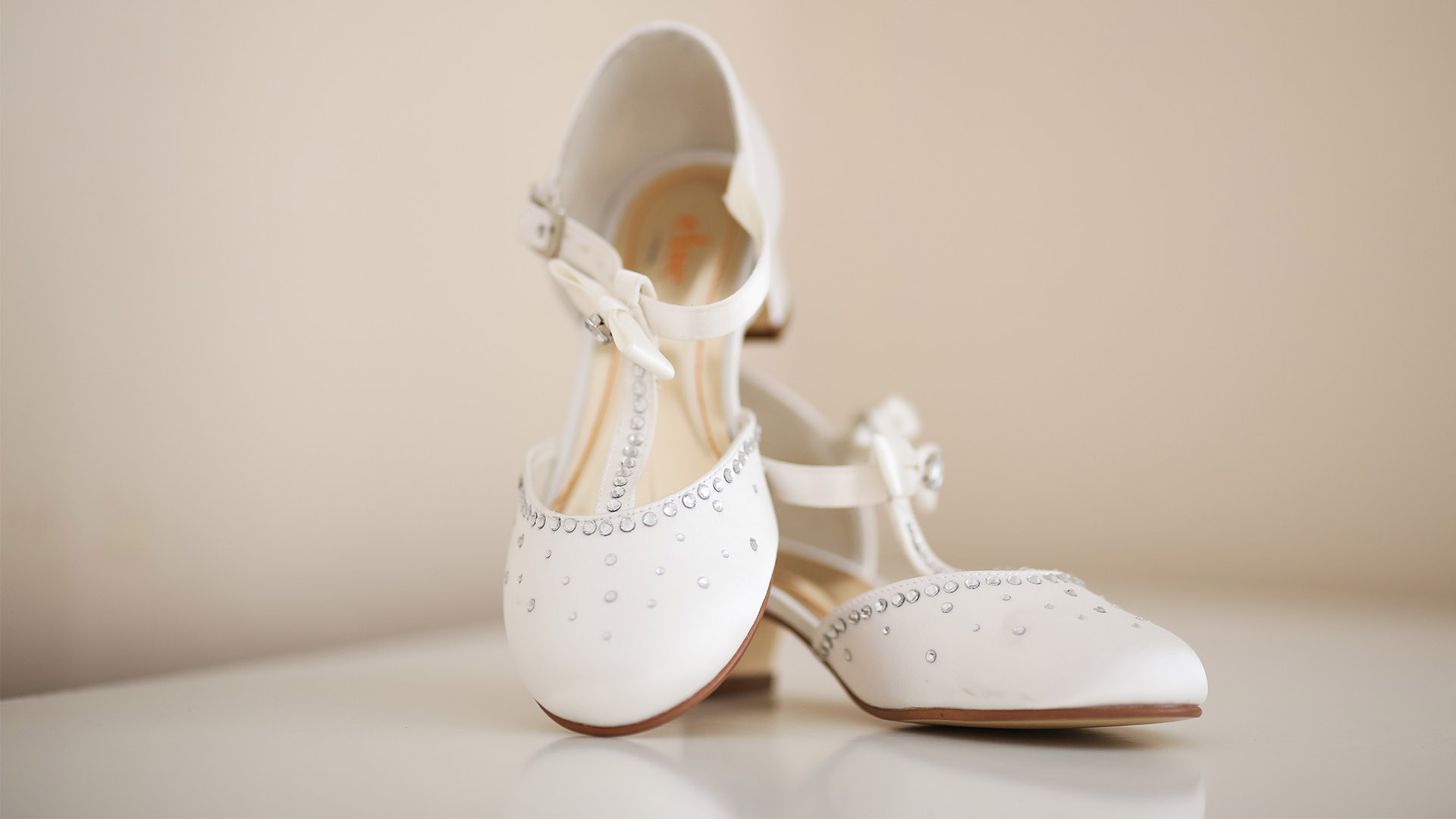 Attending a wedding with a toddler? Discover these essential tips to survive the wedding event gracefully and enjoy the celebration stress-free.