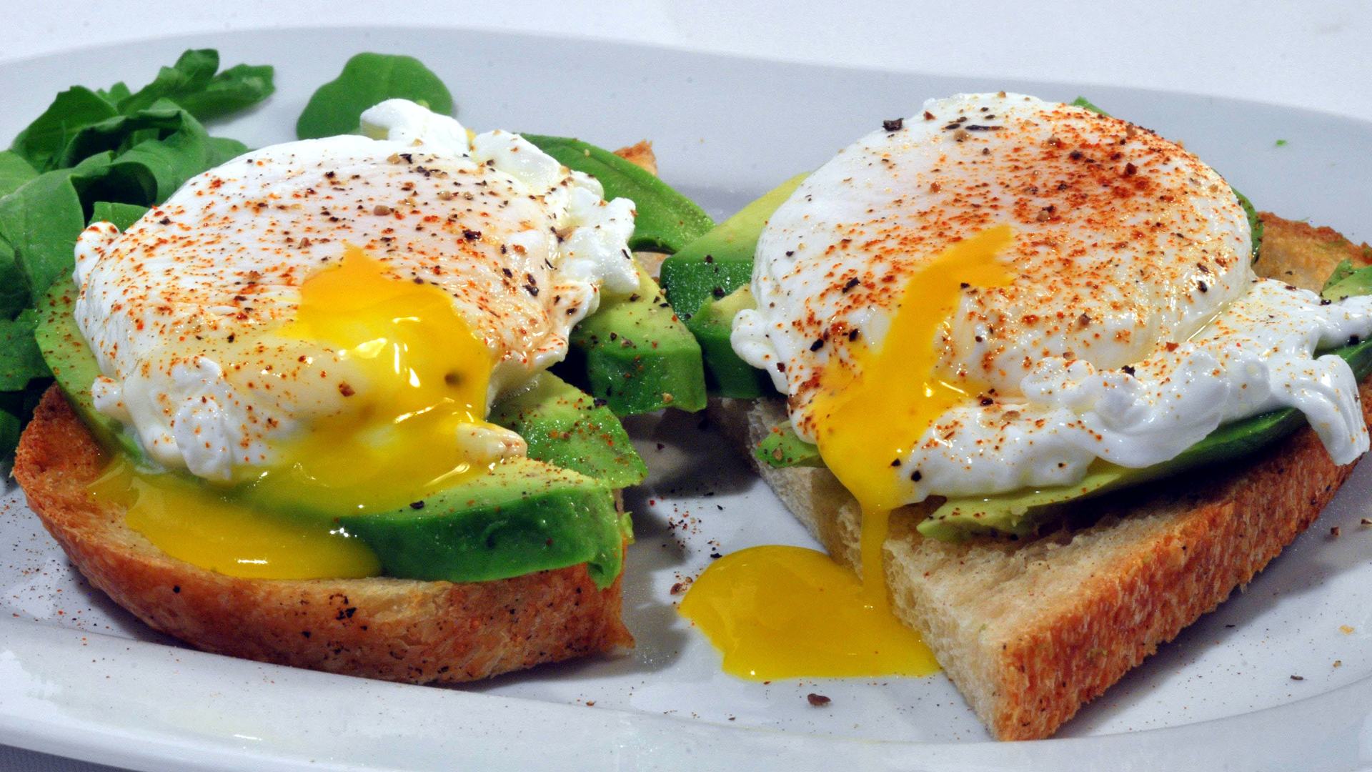 Facing rising chicken prices? Discover 7 healthy, high-protein swaps, from lentils, eggs, tofu to sardines, that keep meals affordable and nutritious.