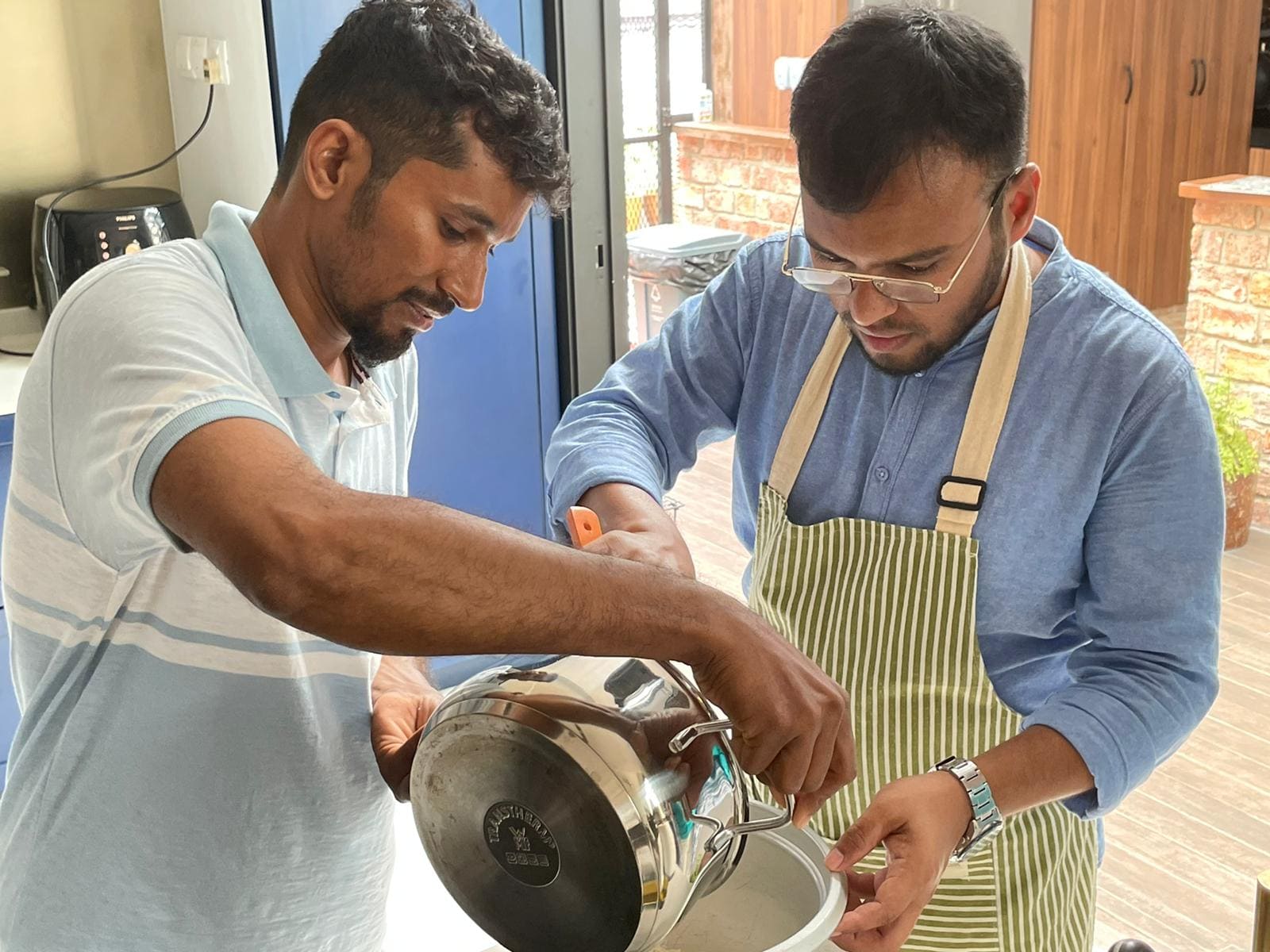 Let the aroma and fragrance of freshly-made Bangladeshi curry fill your nostrils Let the aroma and fragrance of freshly-made Bangladeshi curry fill your nostrils.