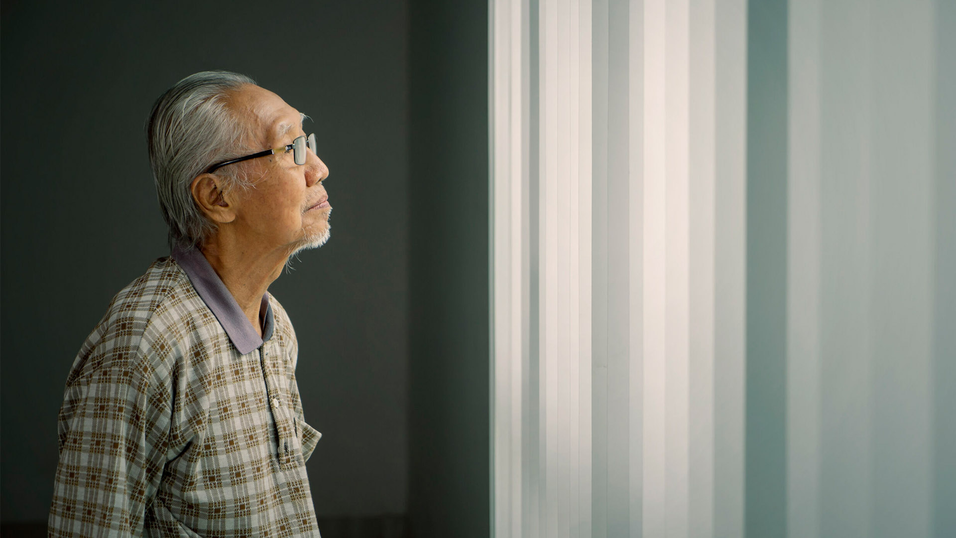 Learn what not to say to aging parents who are forgetful. Discover 6 communication tips to show patience, respect, and preserve their dignity.