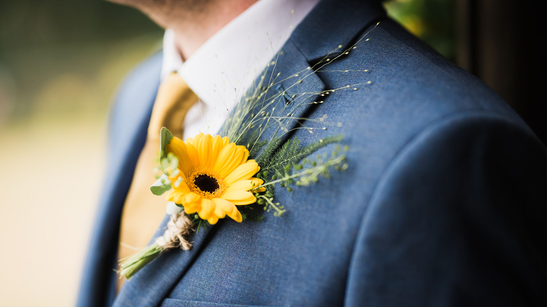 Discover expert tips for tailoring a wedding suit in Singapore, from choosing breathable fabric material to selecting the right cut, lapel, vents and canvas.