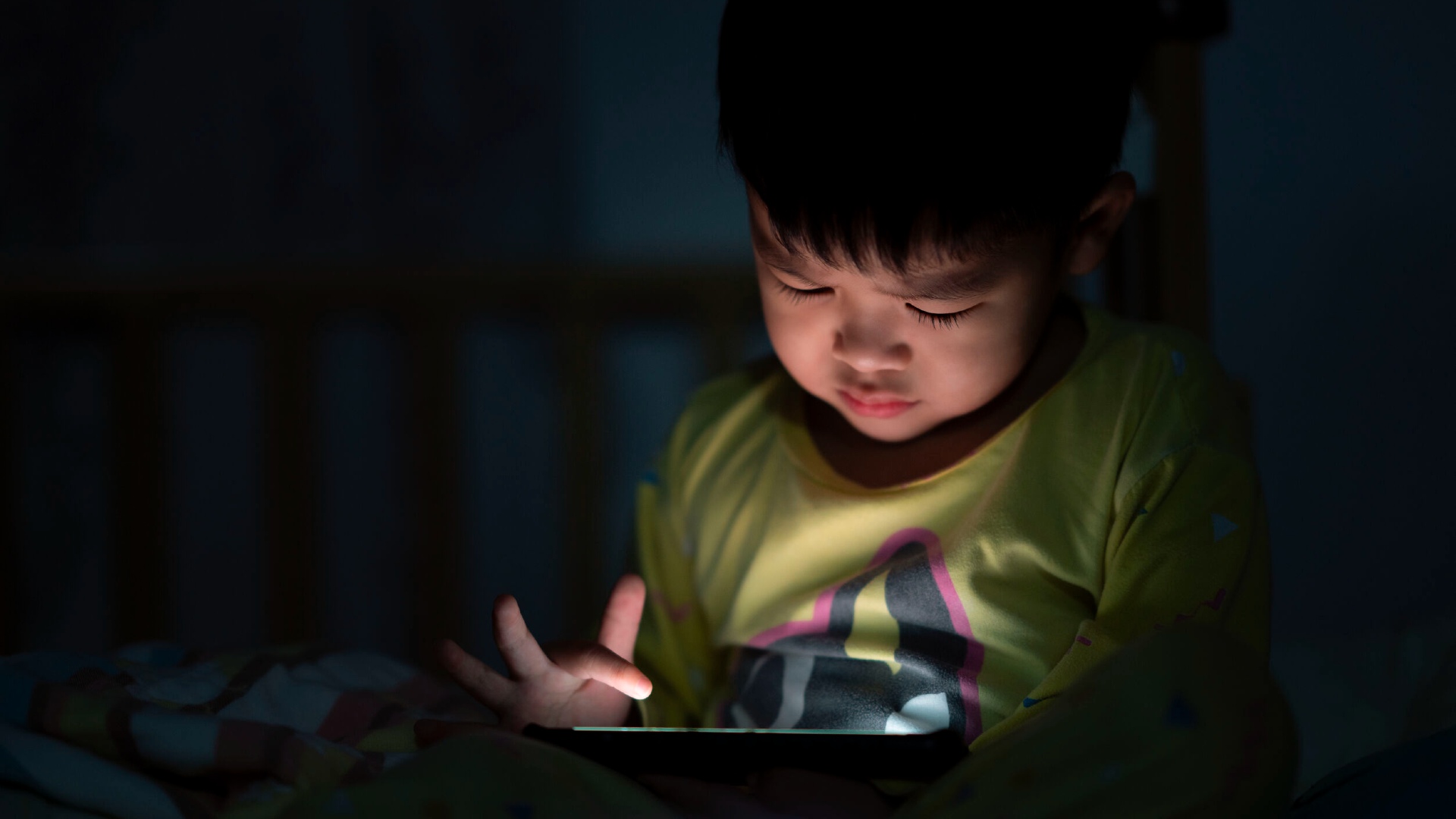 To commemorate World Sleep Day (14 March), here are some tips to help your toddler sleep more soundly.