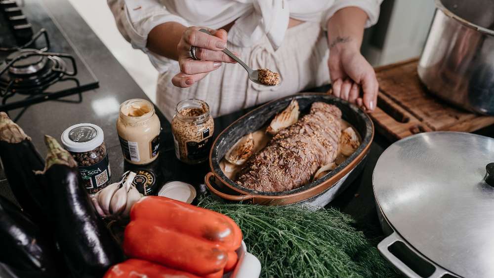 Time to master your Michelin-star skills from a cooking school.