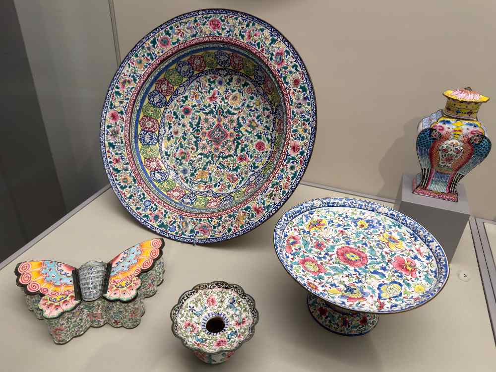 Chinaware on display at the Asian Civilisations Museum