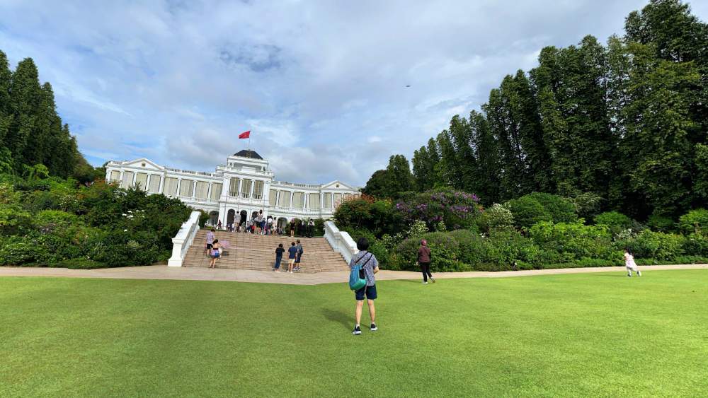 The Istana grounds will be open to the public on 23 July (Sunday) from 8.30 am to 6 pm.