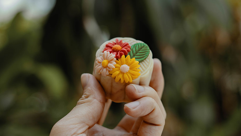 Snowskin mooncakes, traditional mooncakes, or experimental mooncakes? Here's what's stealing the spotlight this year