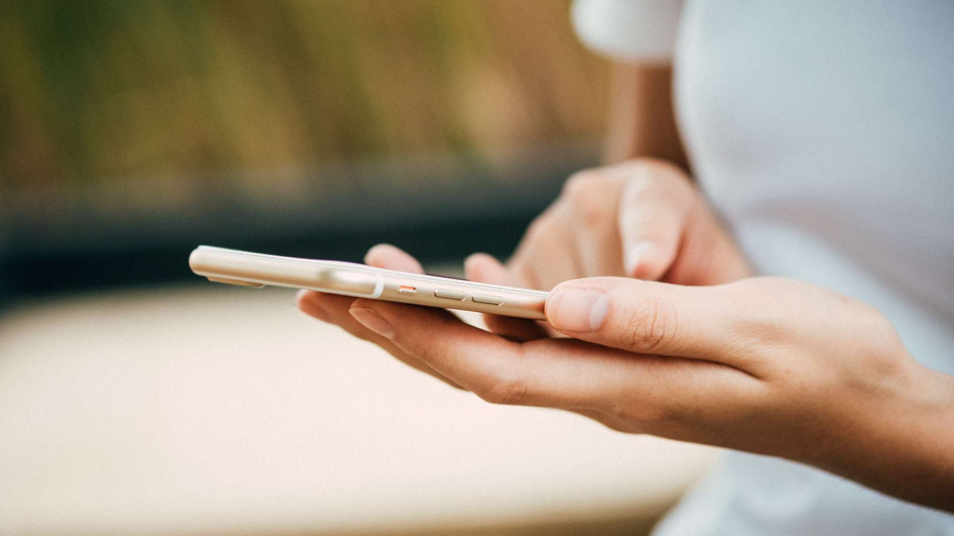 Navigating dating apps in Singapore with expert tips on crafting standout bios, spotting red flags, and building meaningful connections that lead to real love.