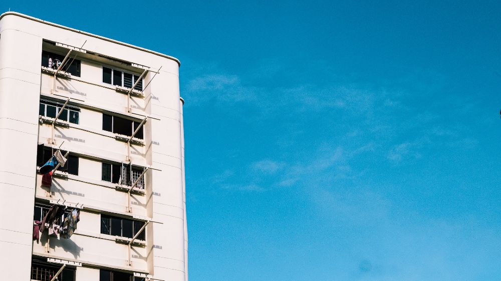 Tips on how to keep cool in Singapore while saving money on electricity bills