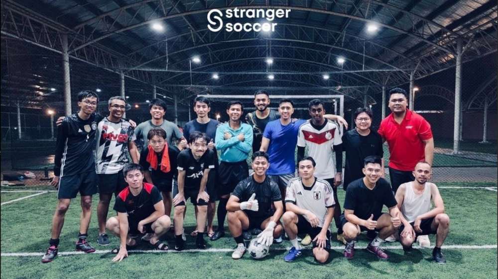 Find football, badminton, cycling and more kakis in Singapore with these sports meetup apps, from Stranger Soccer, Meetup, ClassPass, Facebook groups to ActiveSG.
