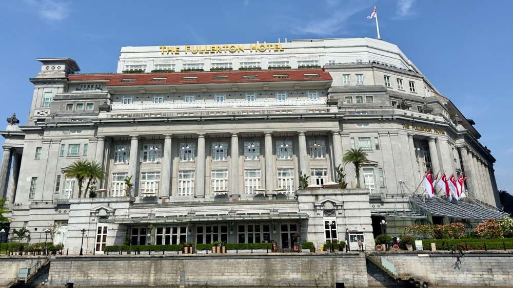 The current five-star luxury Fullerton Hotel used to be a fort and home to many government offices.