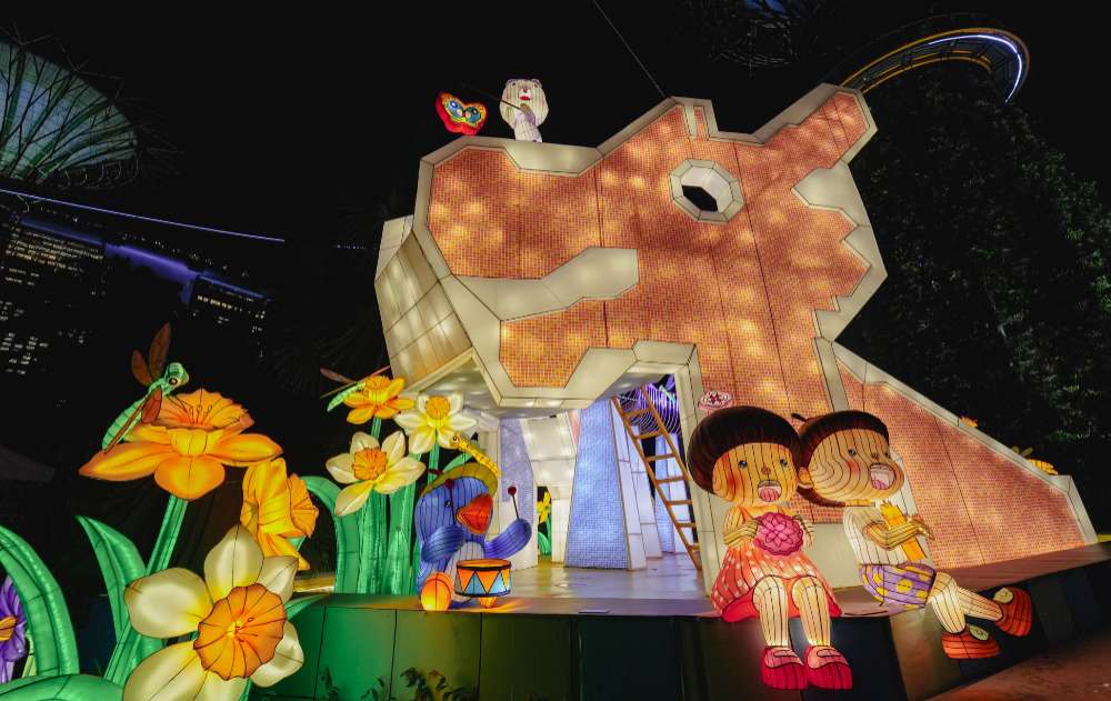 Nostalgic Lanterns Light The Way At Gardens By The Bay's Mid
