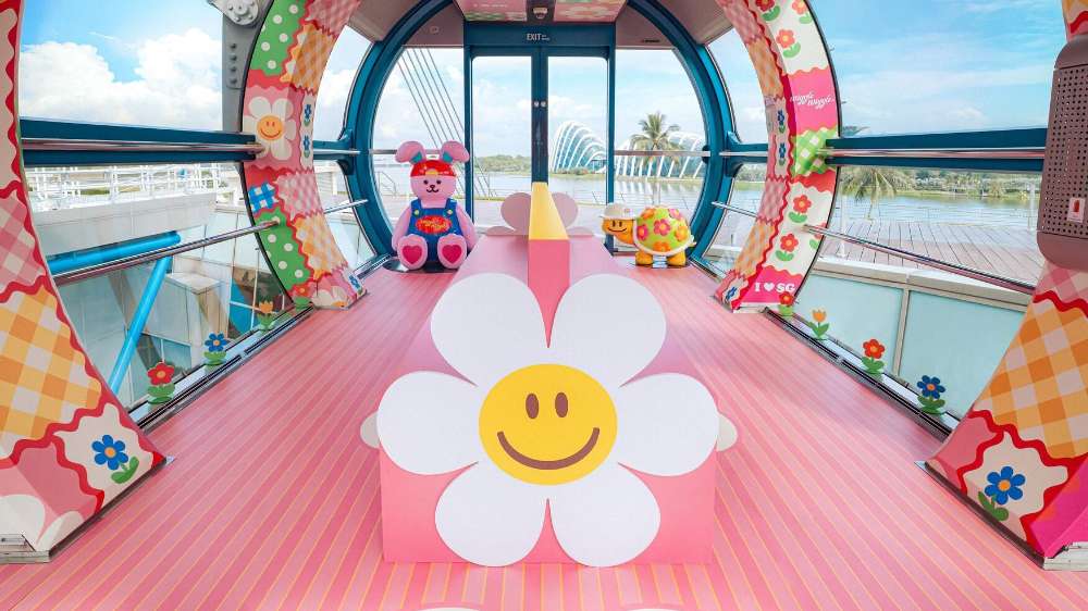 Experience Singapore Flyer's vibrant makeover in a limited-time collaboration with Wiggle Wiggle.