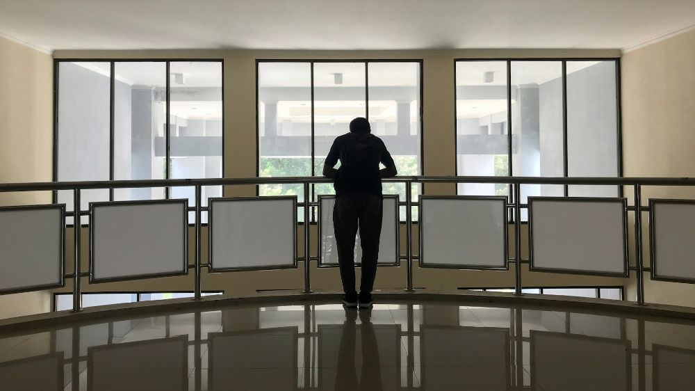Worried about layoffs in 2026? Here are 5 early warning signs your company might be planning retrenchments from a writer who’s been through it.