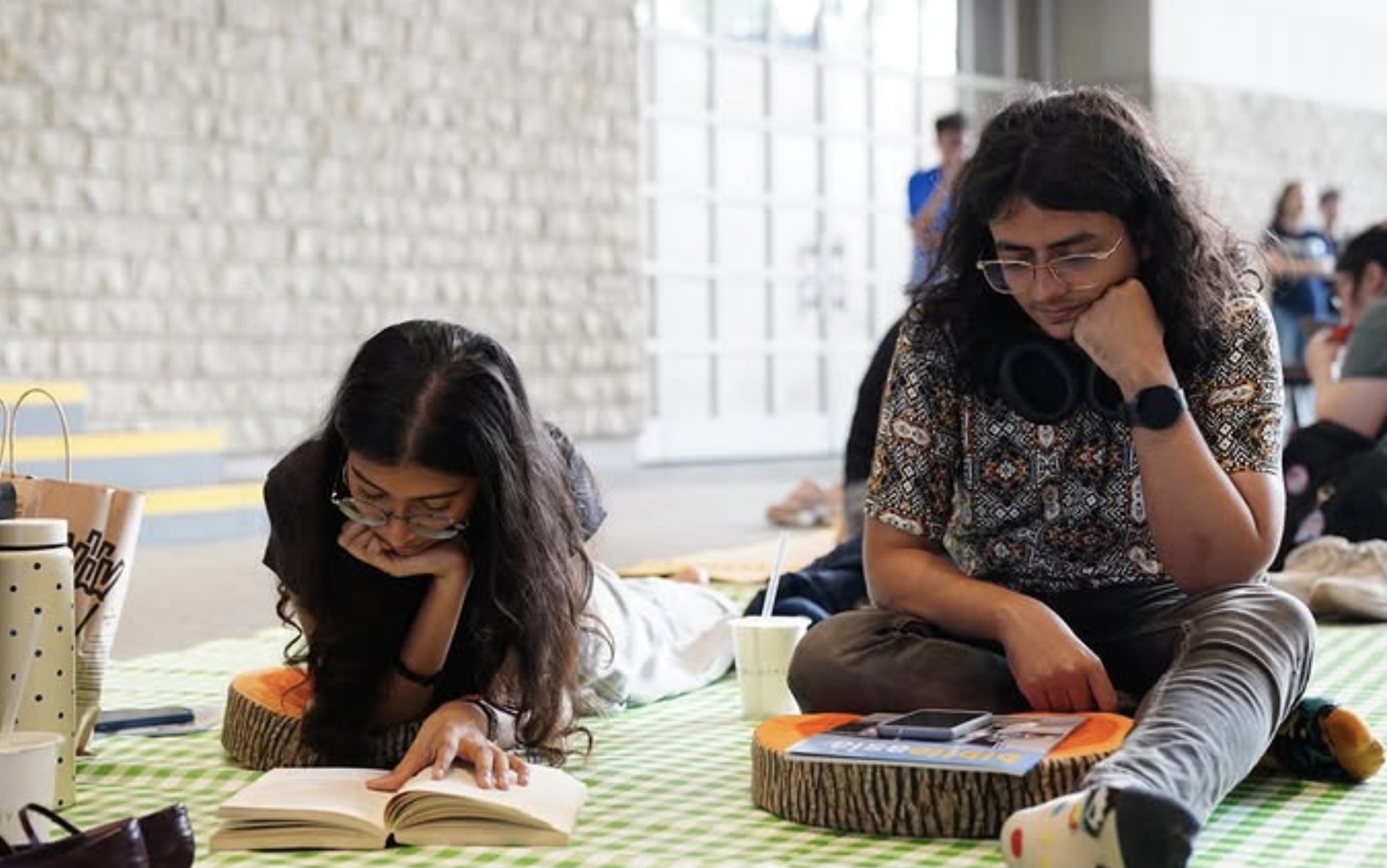 People Reading
